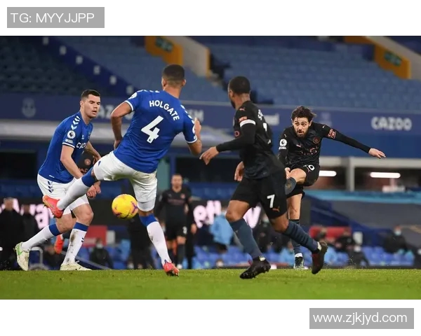南锡与贝济耶激战正酣双方球员全力以赴争夺胜利
